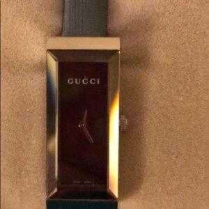 Women Gucci watch